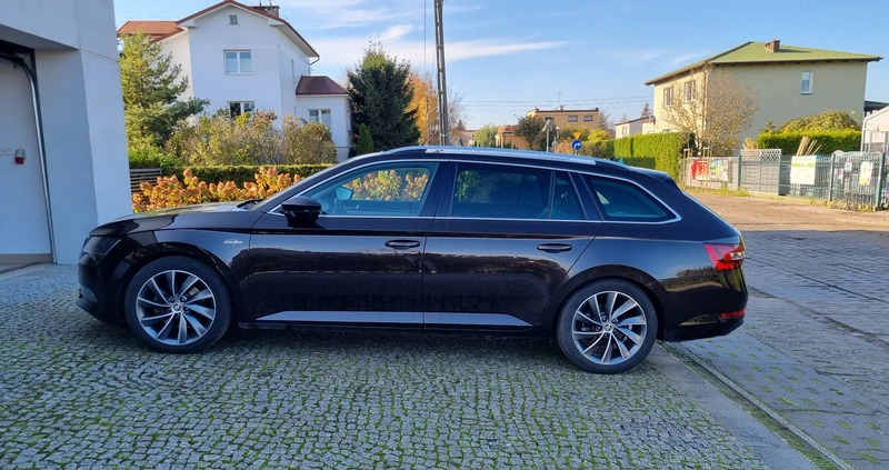 Skoda Superb cena 79900 przebieg: 210000, rok produkcji 2017 z Kostrzyn nad Odrą małe 137